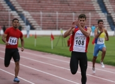 17 mayo (ANF).- Bruno Rojas participa en el grand prix de atletismo en el Siles. Foto: Soyelgas 17 mayo (ANF).- Bruno Rojas participa en el grand prix de atletismo en el Siles. Foto: Soyelgas