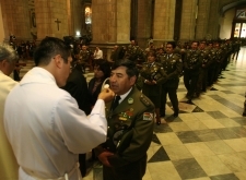 19 junio (ANF).- Misa en la catedral metropolitana por el aniversario de la Policia Boliviana. Foto: Soyelgas