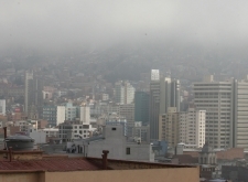 24 mayo (ANF).- La ciudad de LA Paz amanece con neblina. Foto: Soyelgas