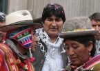 El presidente Evo Morales festejando carnavales en Plaza Murillo.