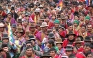20 mayo (ANF).- Ponchos Rojos marchan por la ciudad de La Paz. Foto: Soyelgas