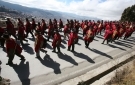 20 mayo (ANF).- Ponchos Rojos marchan por la ciudad de La Paz. Foto: Soyelgas