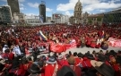 20 mayo (ANF).- Ponchos Rojos marchan por la ciudad de La Paz. Foto: Soyelgas