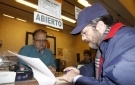 23 mayo (ANF).- Ostreicher deja una carta en palacio de gobierno. Foto: Soyelgas