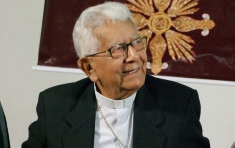 Cardenal Terrazas renuncia a la Arquidi�cesis de Santa Cruz 