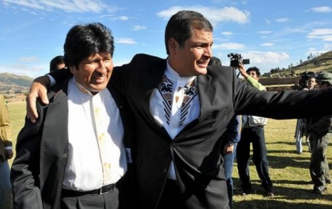 Evo est� en Ecuador y participa de la posesi�n del presidente Correa