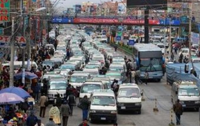 Choferes no acatarán las nuevas tarifas del transporte fijadas por el municipio de El Alto