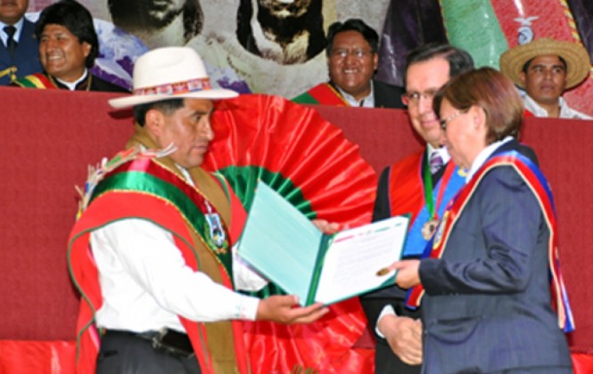 Gobernación de La Paz distinguió a la Universidad Católica Boliviana