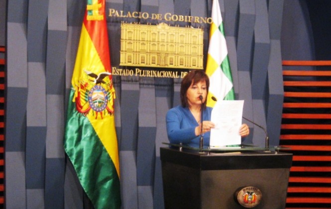 Ministra Morales reconoce que sector panificador está dividido y que algunos venden a 0,50 centavos la unidad