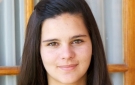 Ariana Guzm�n de Rojas, una adolescente que escribe cuentos para ni�os