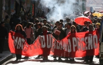 Cerca de 2.000 maestros urbanos marchan en demanda de mejores rentas de vejez
