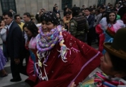 Evo Morales insiste con las coplas machistas