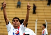 Nacional Potos� se afirma de l�der al ganar 2-0 a Aurora