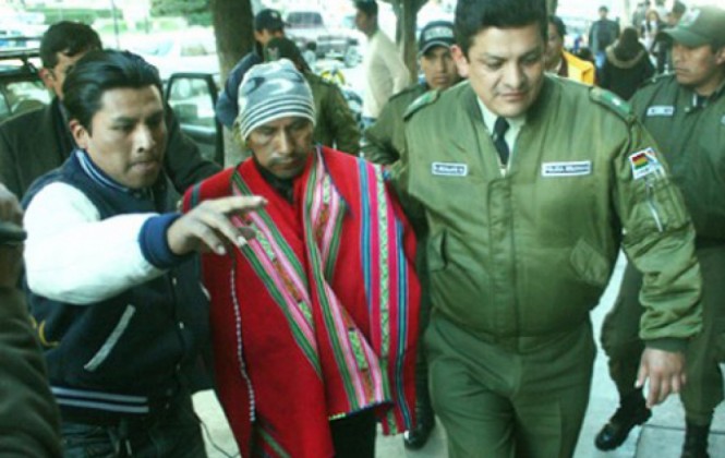 Momento del traslado de Cancio Rojas a la instancia judicial. Foto: El Potosí