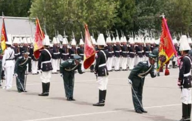La Fiscalía investiga la adquisición de 300 espadines para el Colegio Militar Gualberto Villarroel/ Foto archivo