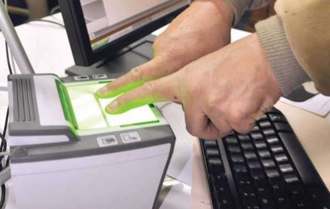 El uso de las nuevas tecnologías, como el registro biométrico, impide que se cometan fechorías. Foto: Arch.