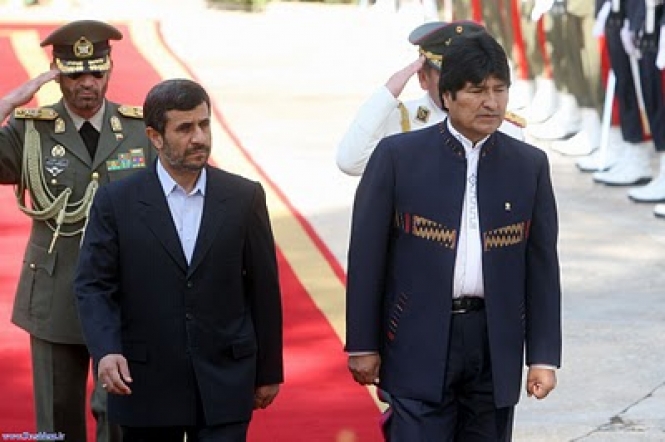 El presidente de la República Islámica de Irán, Mahmoud Ahmadineyad junto al mandatario Evo Morales/ Foto archivo