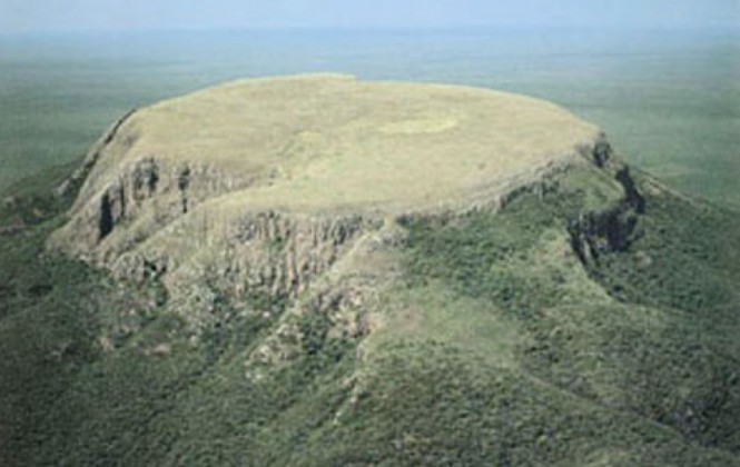 El cerro Mutún permanecerá por algunos años. (Foto: amazonia.bo)
