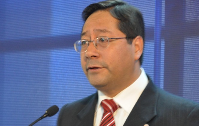 El Ministro de Economía explica la visión del Presidente del estado Plurinacional. Foto: Arch.