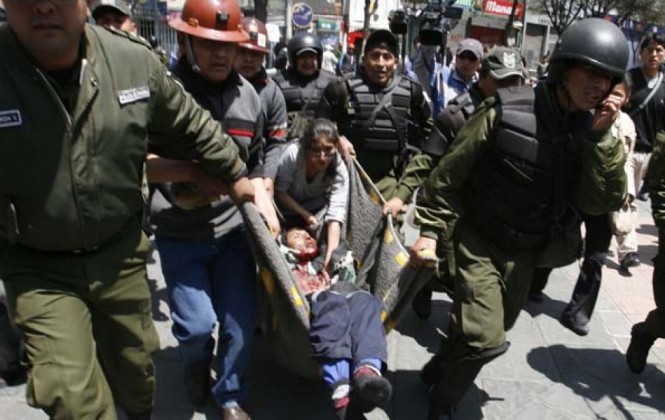 Mineros heridos luego del ataque de cooperativistas. Foto: ANF