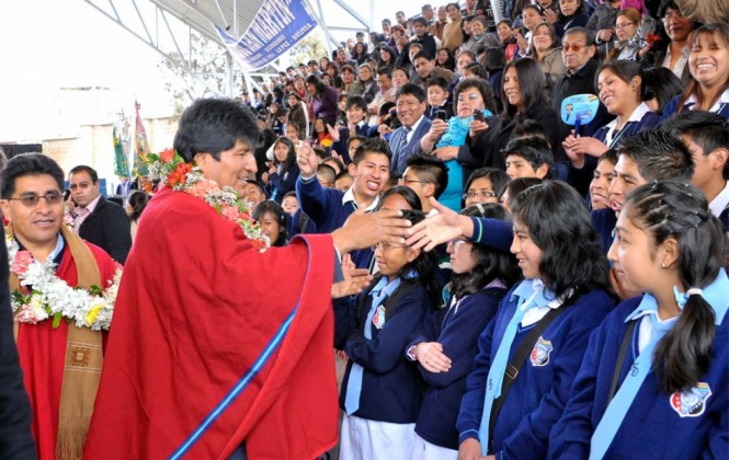 El presidente Evo Morales en el colegio Hugo Dávila de la ciudad de La Paz/ Foto Freddy Zarco