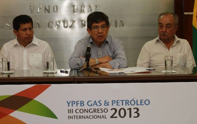 Carlos Villegas en la presentación del Congreso. (Foto: YPFB)