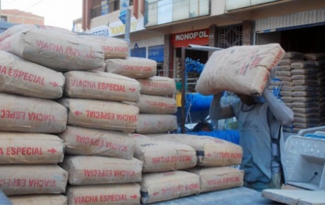 El Gobierno anticipa que si escasea el cemento, entonces se procederá a su importación. Foto: Arch.
