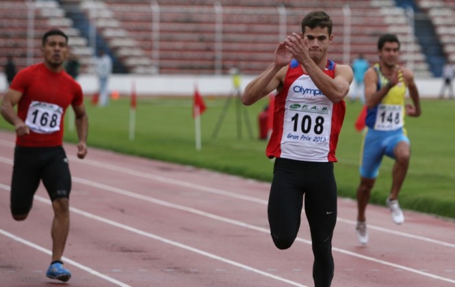 El atleta boliviano Bruno Rojas ganó este viernes en 100 metros plano en Gran Prix. Foto ANF