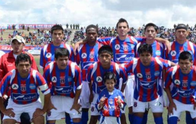 La Paz Fútbol Club con siete puntos perdió su condición de club liguero. Foto Archivo