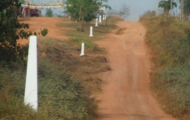 Hitos de alineamiento en la frontera de las poblaciones de Mapajo, Bolivia y Amapa, Brasil. Foto: Cancillería.