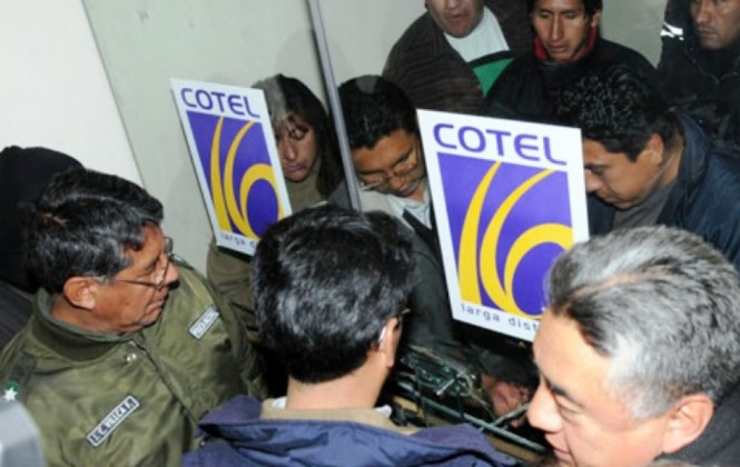 La ATT dispuesta a colaborar con la telefónica paceña en el pago de su deuda en cuotas. Foto: Arch.