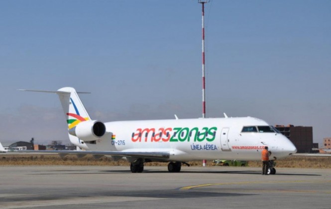 Un Bombardier CRJ 200 de la flota de Amaszonas. Foto: facebook.com/Amaszonas –SA