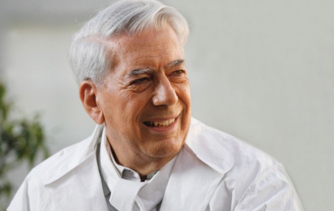 El escritor Mario Vargas Llosa/Foto archivo www.top10de.com