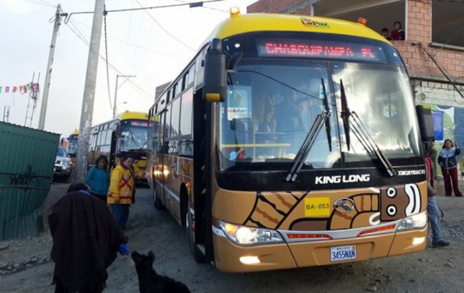 El bus PumaKatari en la zona de Chasquipampa/Foto Alcaldía de La Paz.