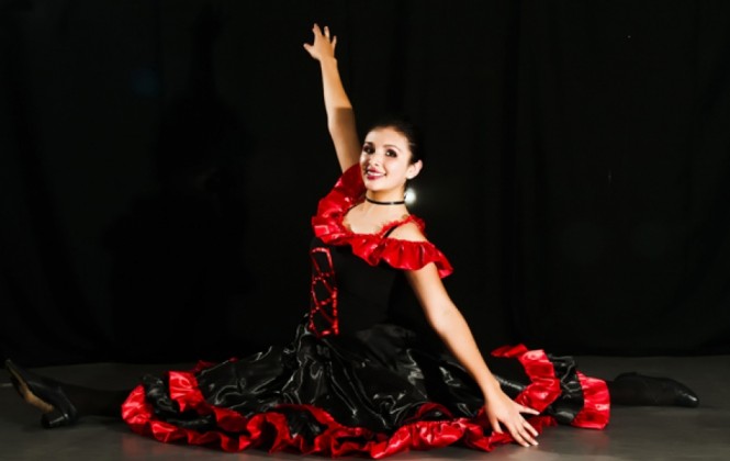 Una de las bailarinas del estudio de danza jazz en una de sus interpretaciones /Foto xtravadanza