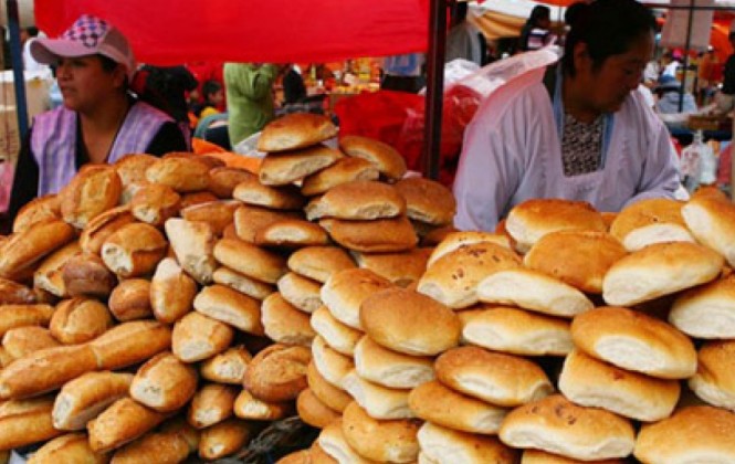 El precio y el peso del pan varía en cada región del país. Foto: lavoz.com.bo