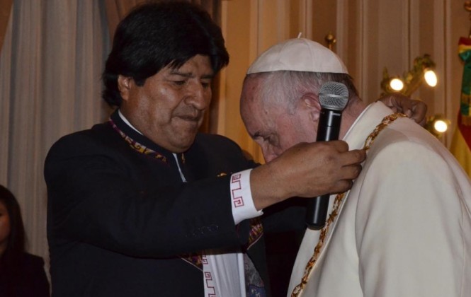 El Papa donó el Cóndor de los Andes. Foto: ABI