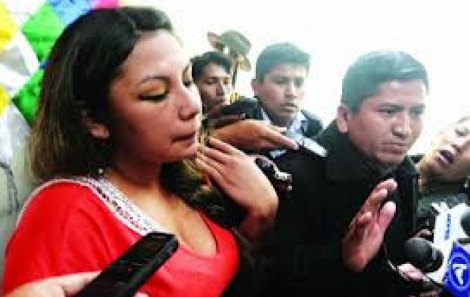 Vivian Litzy, pareja de Marín Sandoval: “La sangre salía y me desesperé” | ANF - Agencia de Noticias Fides Vivian Litzy, pareja de Marín Sandoval: “La sangre salía y me desesperé” | ANF - Agencia de Noticias Fides