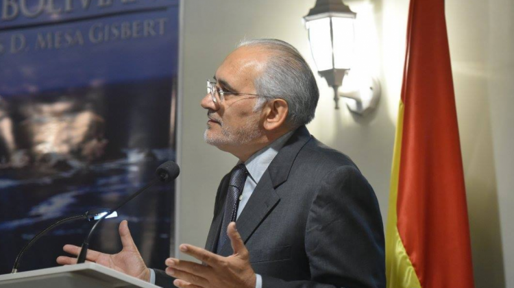 Carlos Mesa es aún vocero internacional de la causa marítima. Foto: Facebook de Carlos Mesa
