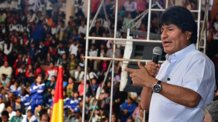 Evo Morales encabeza el congreso del MAS.