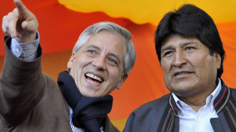 El vicepresidente Álvaro García y el presidente Evo Morales. Foto: Archivo