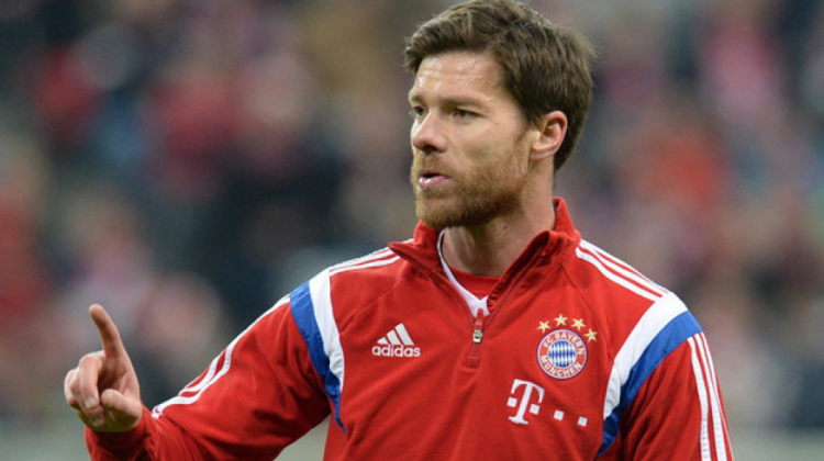 El mediocampista español, Xabi Alonso.