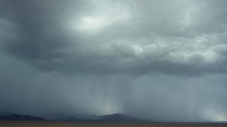 Las bengalas de yoduro de plata generan lluvias artificiales.