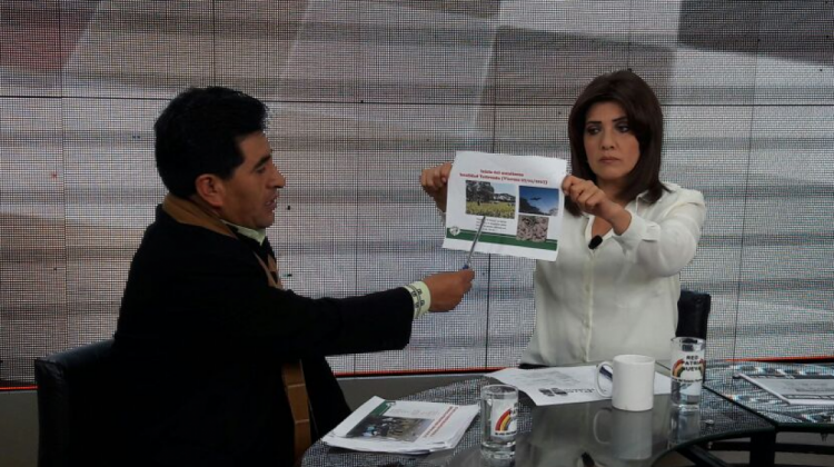 El ministro de Desarrollo Rural de Tierras, César Cocarico durante su entrevista ofrecida al canal estatal.  Foto: @Canal_BoliviaTV