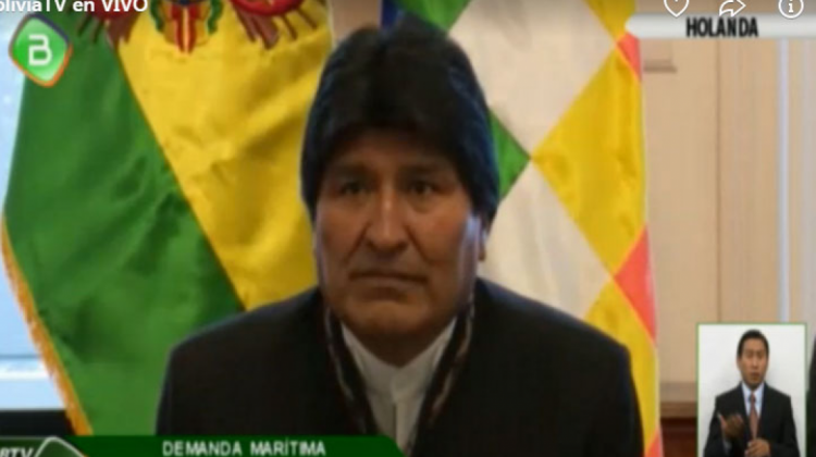 Evo Morales en conferencia de prensa en La Haya. (Captura de pantalla: BoliviaTv)