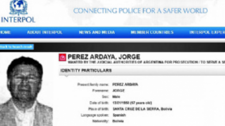 La captura de pantalla de la orden de captura emitida por la Interpol contra Jorge Pérez Ardaya.