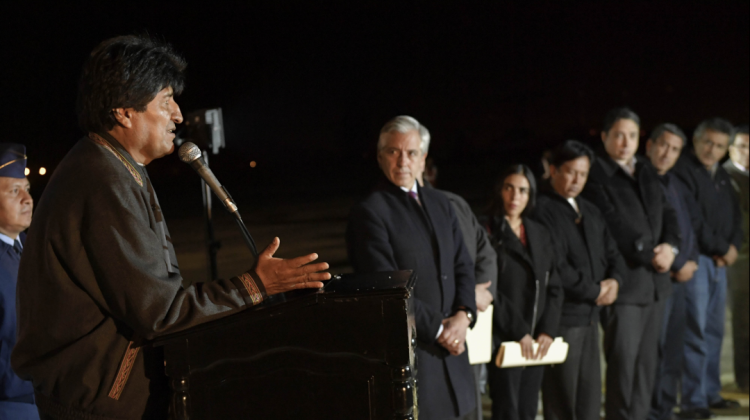 El presidente Evo Morales poco antes de partir hacia Cuba. Foto: ABI