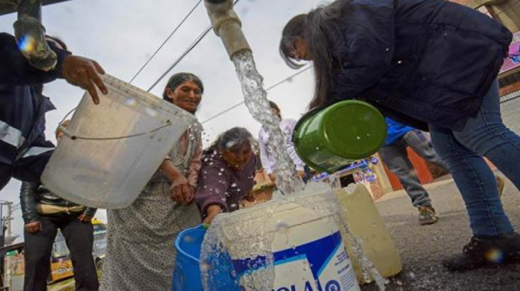 Racionamiento de agua en La Paz. Foto archivo: Ca,bio
