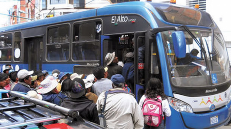 El transporte municipal Huayna Bus.