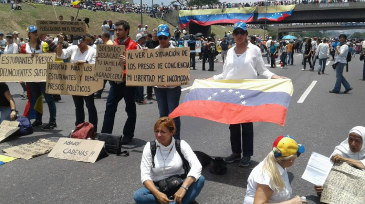 El “Gran Plantón Nacional” convocado por la agrupación Mesa de la Unidad Democrática.   Foto: @unidadvenezuela